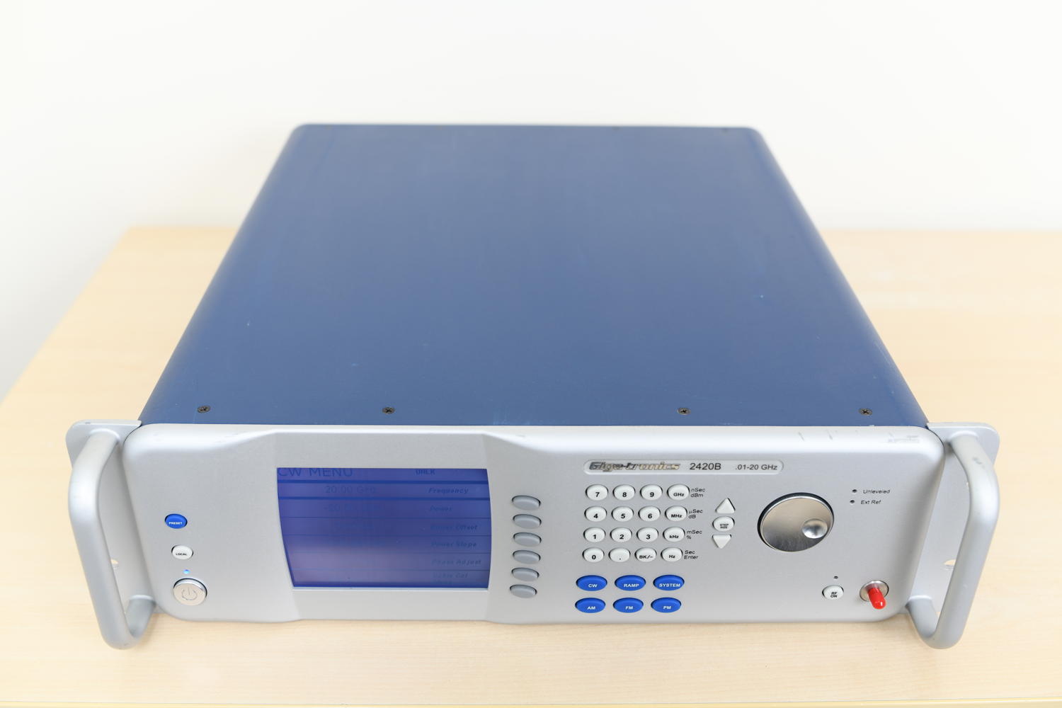 Генератор сигналов Gigatronics 2420B